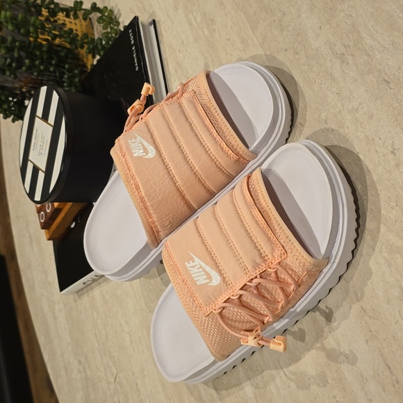 Nike Slides - Picture 2 of 3